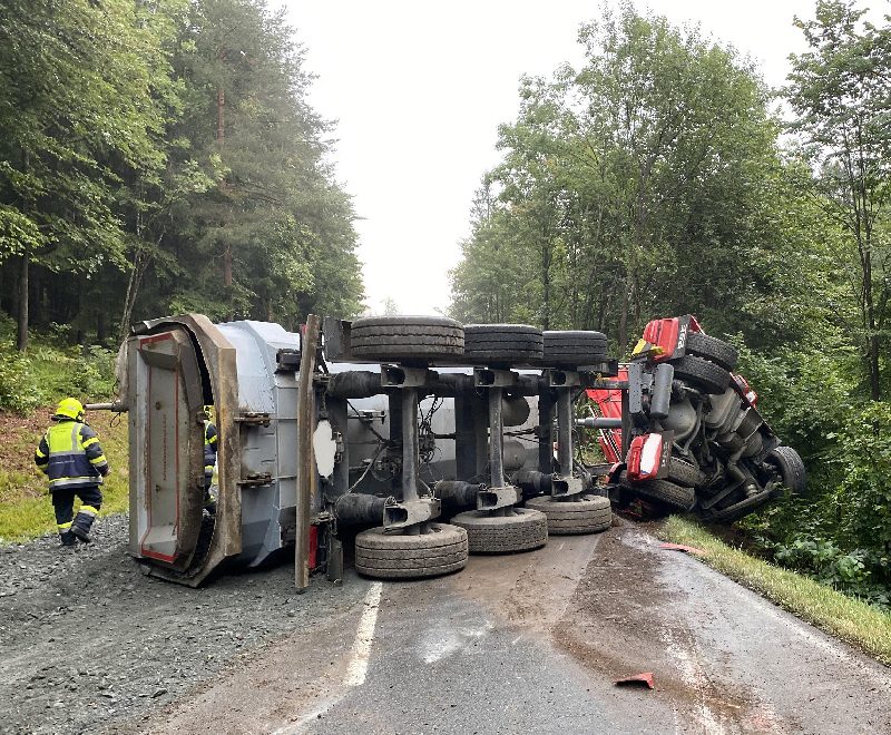 2 schwere LKW Unfälle (Bild 1)